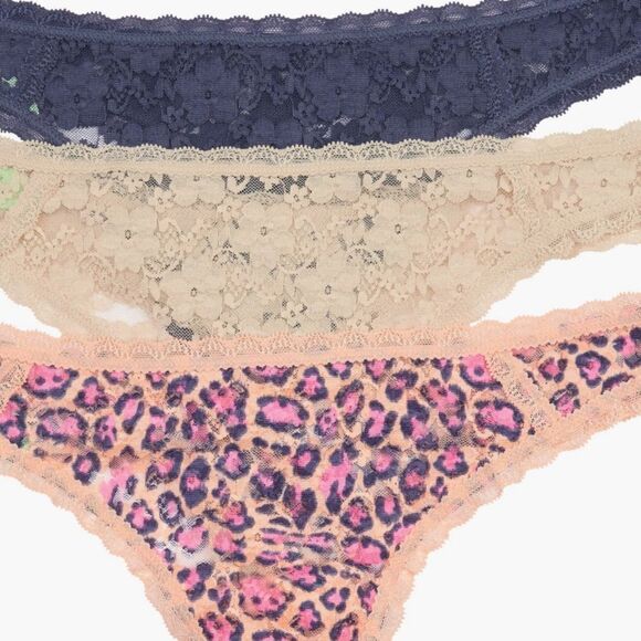 Honeydew 3 pack low rise thongs - Picture 3 of 3